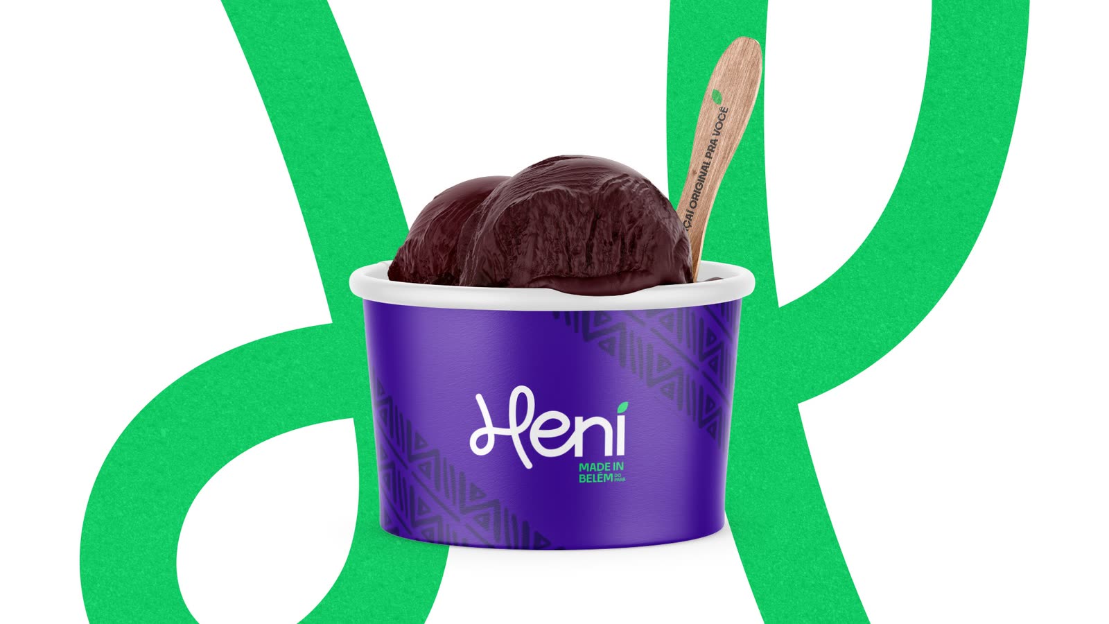 A Heni açaí cup with a spoon